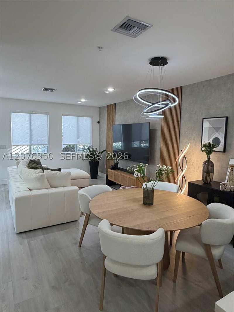 3 bedroom SingleFamilyResidence at 10300 NW 66th St, Landmark At Doral, Doral — photo 1