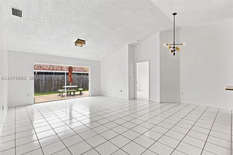 19181 NW 89th Ave, Hialeah FL - photo 12 of 40
