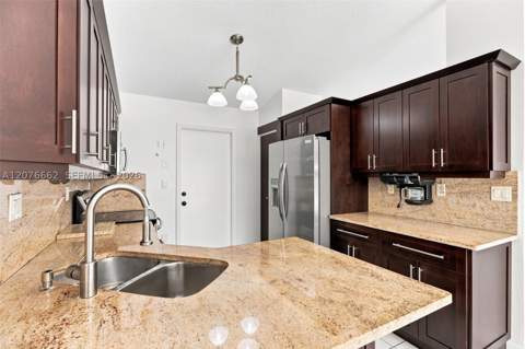 19181 NW 89th Ave, Hialeah FL - photo 15 of 40