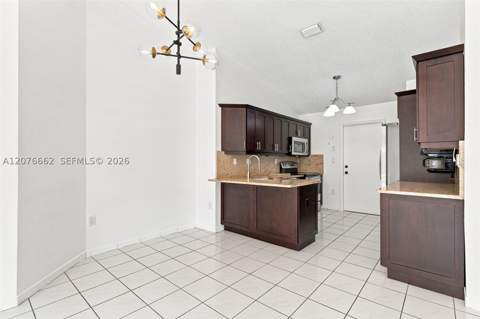 19181 NW 89th Ave, Hialeah FL - photo 17 of 40