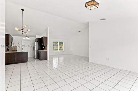 19181 NW 89th Ave, Hialeah FL - photo 18 of 40