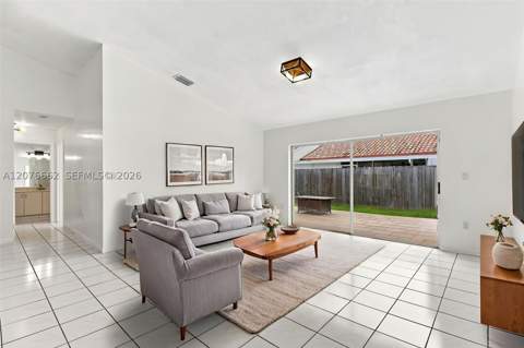 19181 NW 89th Ave, Hialeah FL - photo 9 of 40