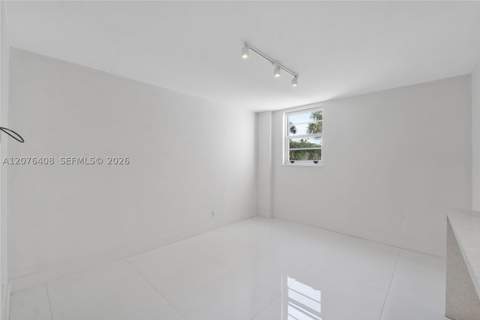 90 Edgewater Dr 104, Coral Gables FL - photo 14 of 33