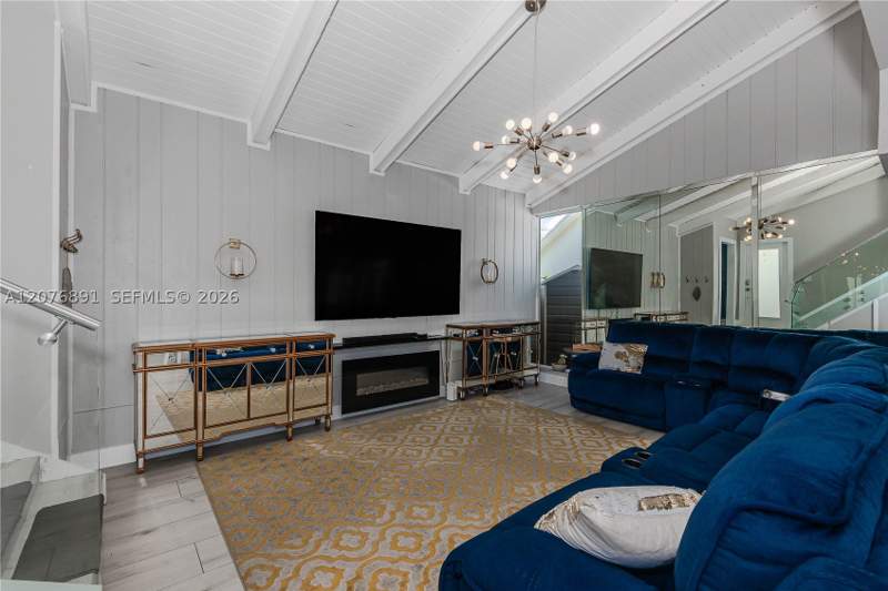 4 bedroom SingleFamilyResidence at 928 NW 106th Ave Cir, Fontainebleau Park West V, Miami — photo 5