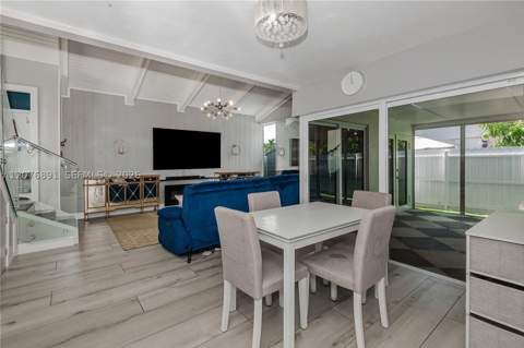 928 NW 106th Ave Cir, Miami FL - photo 7 of 29