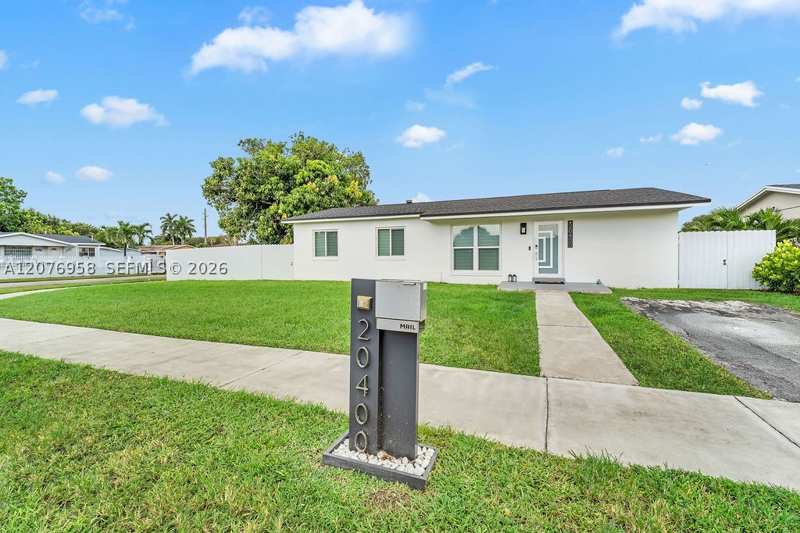 3 bedroom SingleFamilyResidence at 20400 NW 38th Ct, 4th Addn To Starlight, Miami Gardens — photo 1