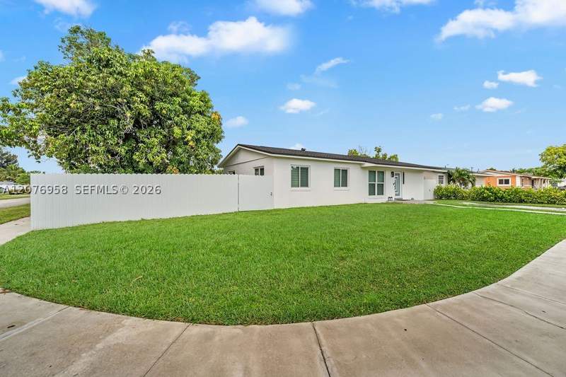 3 bedroom SingleFamilyResidence at 20400 NW 38th Ct, 4th Addn To Starlight, Miami Gardens — photo 4