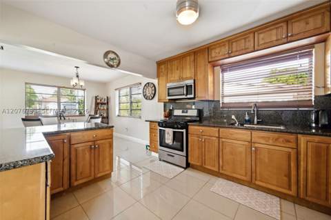 9500 Cutler Ridge Dr, Cutler Bay FL - photo 20 of 45