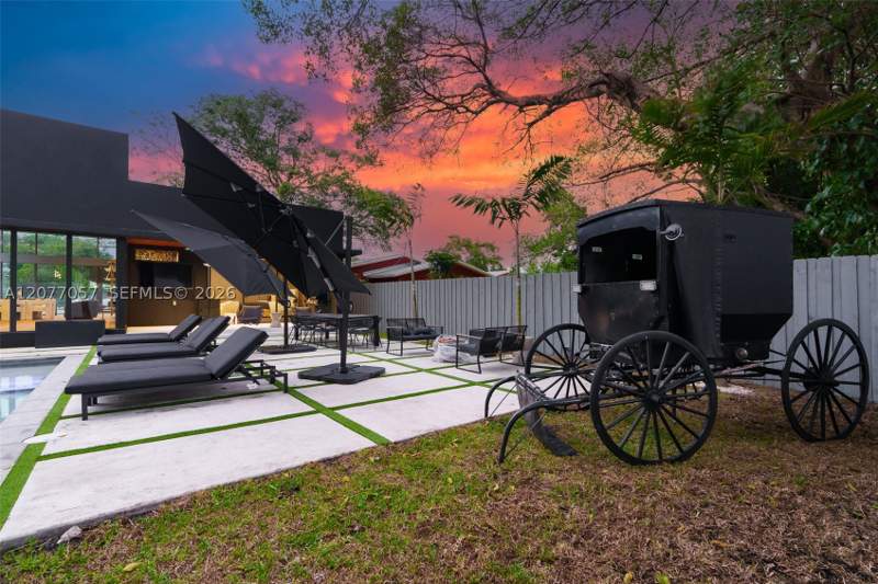 5 bedroom SingleFamilyResidence at 400 NW 49th St, Buena Vista Heights Exten, Miami — photo 4