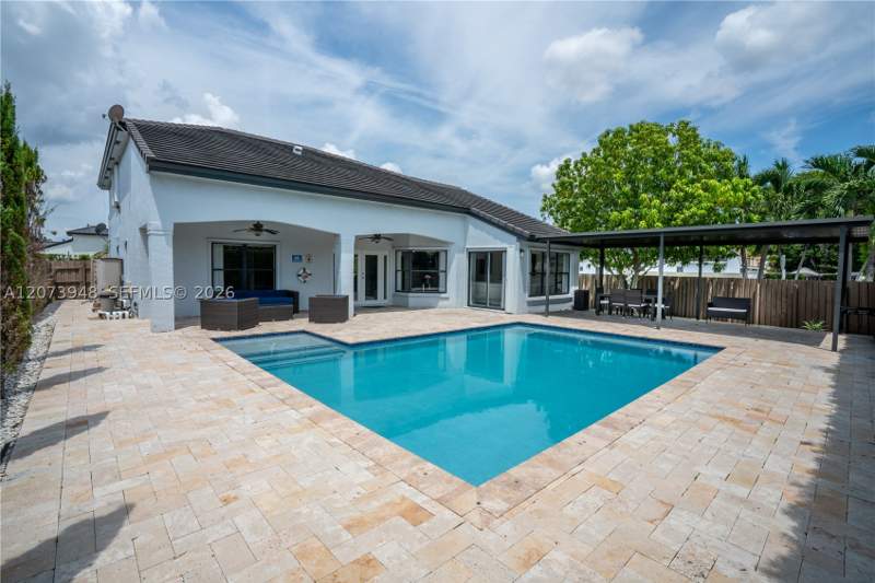 4 bedroom SingleFamilyResidence at 7301 SW 159th Ave, HEFTLER HOMES AT LAGO MAR, Miami — photo 3