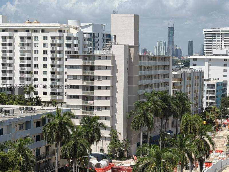1 bedroom Condominium at 1300 Lincoln Rd E705, Lincoln Towers Condo, Miami Beach — photo 2