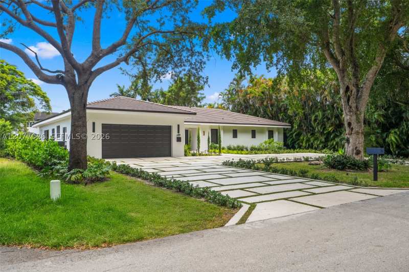4 bedroom SingleFamilyResidence at 1520 Lugo Ave, Coral Bay Sec C, Coral Gables — photo 1