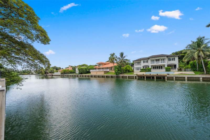 4 bedroom SingleFamilyResidence at 1520 Lugo Ave, Coral Bay Sec C, Coral Gables — photo 4