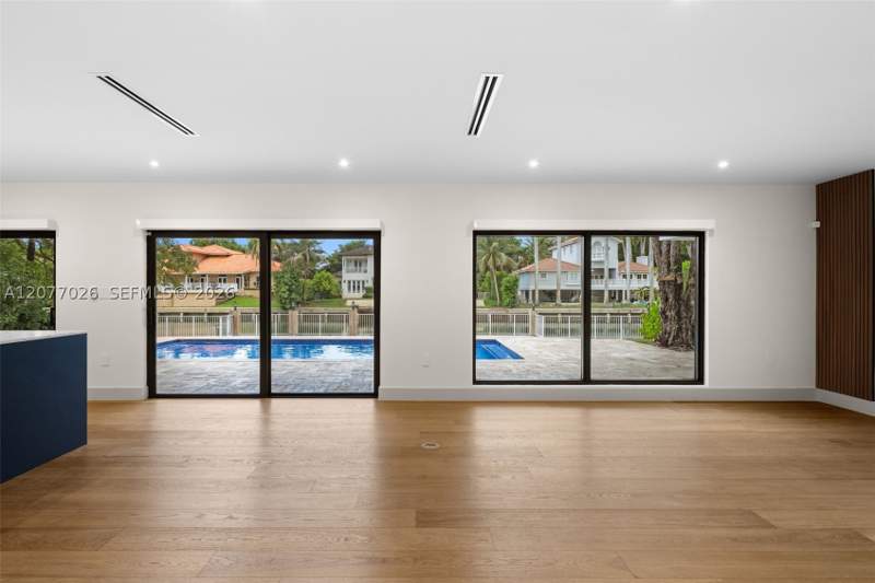 4 bedroom SingleFamilyResidence at 1520 Lugo Ave, Coral Bay Sec C, Coral Gables — photo 5