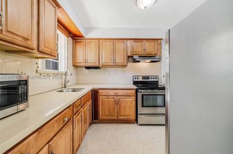 9354 Caribbean Blvd, Cutler Bay FL - photo 16 of 47