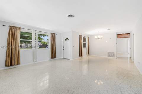9354 Caribbean Blvd, Cutler Bay FL - photo 9 of 47