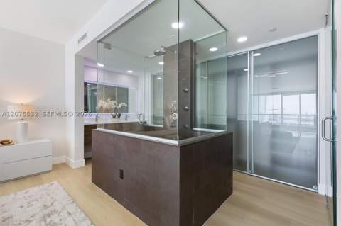 1040 Biscayne Blvd 3403, Miami FL - photo 19 of 38