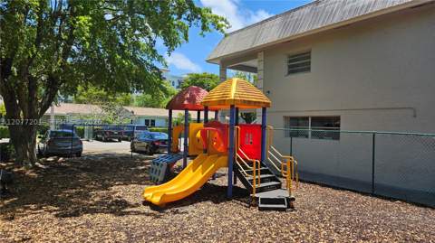 17255 SW 95th Ave 211, Palmetto Bay FL - photo 8 of 11