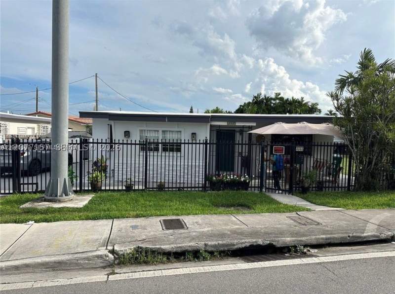 4 bedroom SingleFamilyResidence at 6060 NW 7th St, West Flagler Pk Sec B, Miami — photo 2
