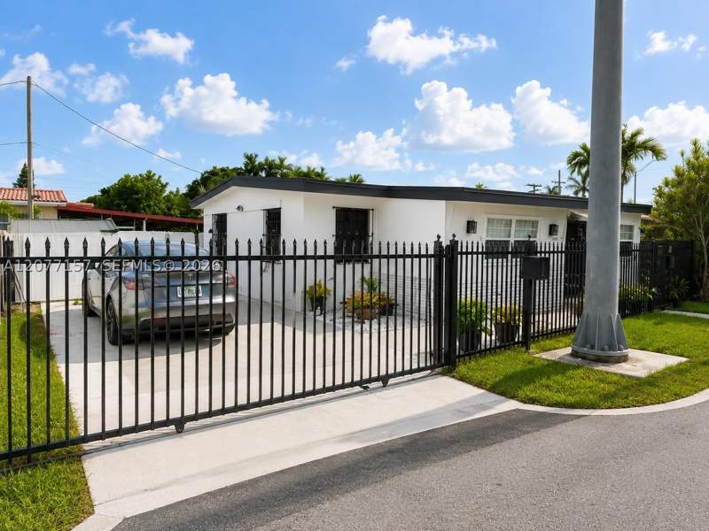 4 bedroom SingleFamilyResidence at 6060 NW 7th St, West Flagler Pk Sec B, Miami — photo 3