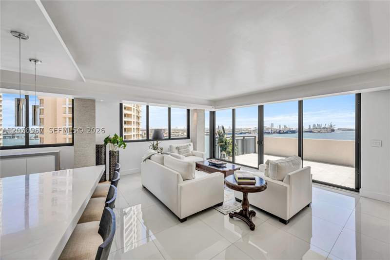 3 bedroom Condominium at 540 Brickell Key Dr 1820, Brickell Key II Condo, Miami — photo 2