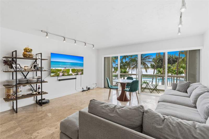 1 bedroom Condominium at 2451 Brickell Ave 2T, Brickell Townhouse Condo, Miami — photo 2