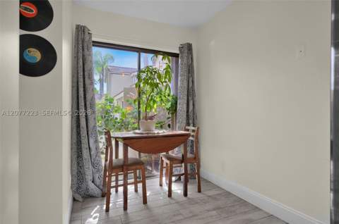 6538 NW 170th Ter, Hialeah FL - photo 8 of 29