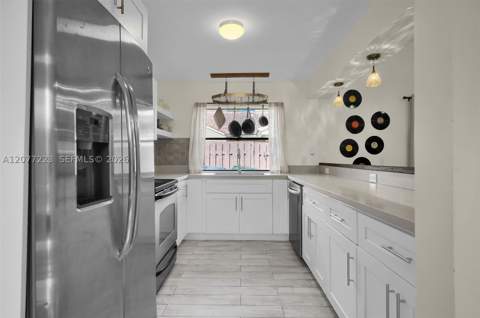 6538 NW 170th Ter, Hialeah FL - photo 9 of 29