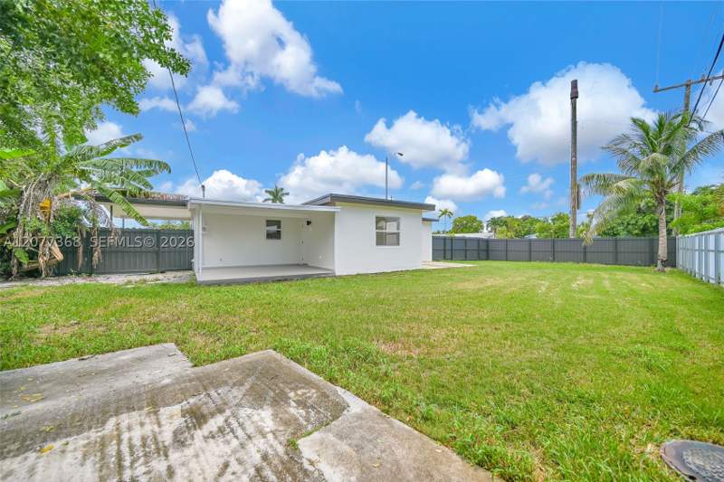 4 bedroom SingleFamilyResidence at 28740 SW 143rd Ct, Pleasure Vlg Sec 1, Homestead — photo 3