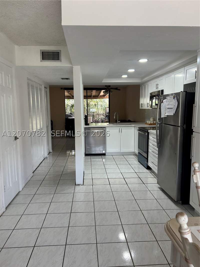 2 bedroom Townhouse at 12242 SW 16th Ter 102-L, New Paseos Castellanos Co, Miami — photo 2