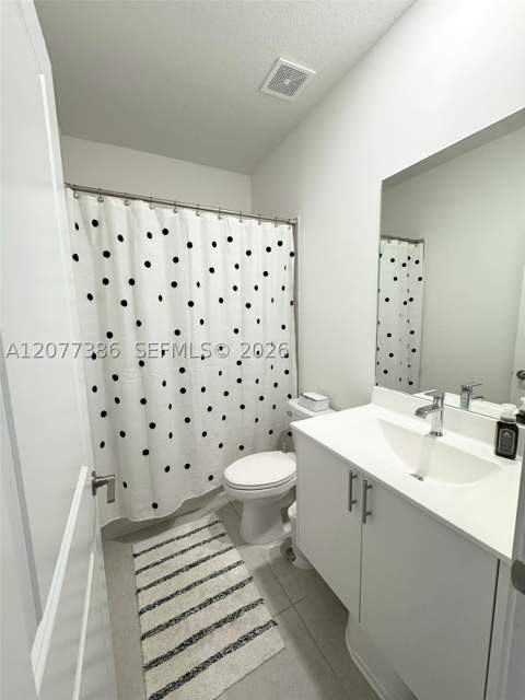 4867 NW 84th Ave, Doral FL - photo 14 of 20