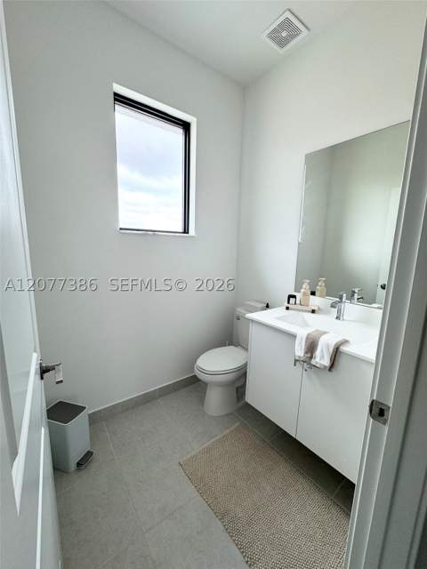 4867 NW 84th Ave, Doral FL - photo 17 of 20