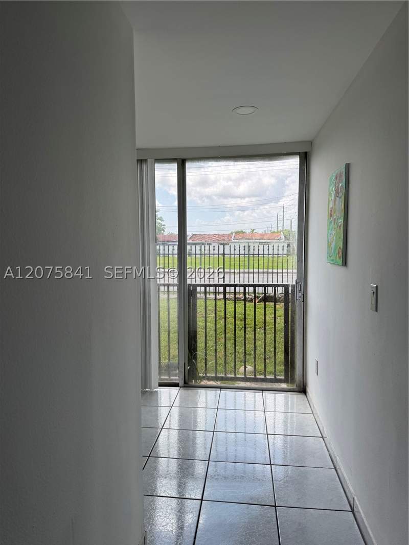 2 bedroom Condominium at 9401 SW 4th St 103, Versaille Gardens I Condo, Miami — photo 3