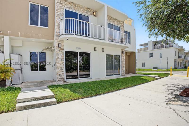 4 bedroom Townhouse at 25888 SW 139th Path 25888, Paradise Gardens, Homestead — photo 2