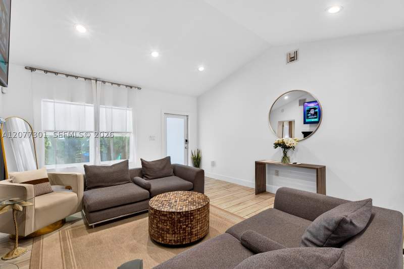 4 bedroom SingleFamilyResidence at 232 NW 59th St #232, College Park Addn, Miami — photo 4