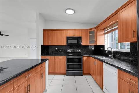 18600 SW 127th Pl, Miami FL - photo 10 of 41