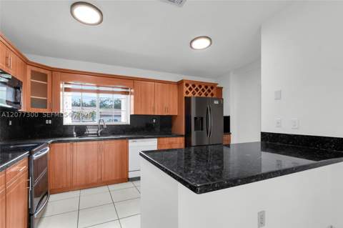 18600 SW 127th Pl, Miami FL - photo 11 of 41