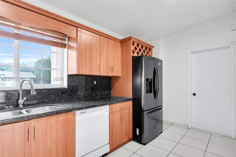 18600 SW 127th Pl, Miami FL - photo 12 of 41