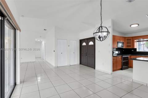 18600 SW 127th Pl, Miami FL - photo 9 of 41