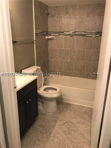 7235 NW 179th St 101, Hialeah FL - photo 16 of 18