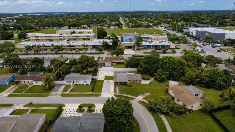 3 bedroom SingleFamilyResidence at 1225 NW 192nd St, Norwood 5th Addn Sec 1, Miami Gardens — photo 2