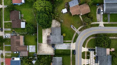 1225 NW 192nd St, Miami Gardens FL - photo 8 of 12