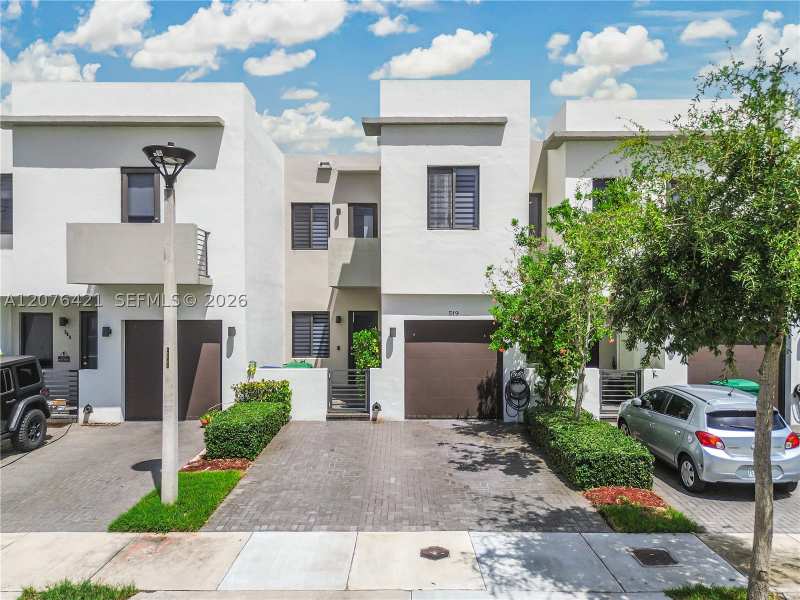 3 bedroom Townhouse at 519 SW 91st Pl, Century Park Place, Miami — photo 1