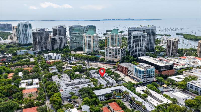 2 bedroom Condominium at 3240 Mary St S308, Courtyards Of The Grove C, Miami — photo 4