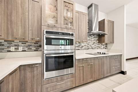 8875 NW 161st Ter, Miami Lakes FL - photo 11 of 39