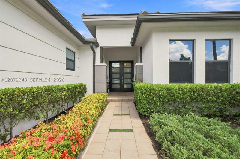 4 bedroom SingleFamilyResidence at 8875 NW 161st Ter, Dunnwoody Lake, Miami Lakes — photo 3