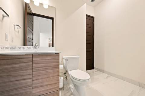 8875 NW 161st Ter, Miami Lakes FL - photo 8 of 39