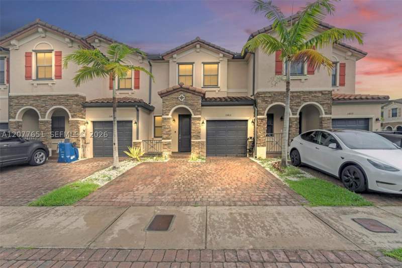 3 bedroom Townhouse at 11413 SW 253 St, Coco Palm Estates, Homestead — photo 3