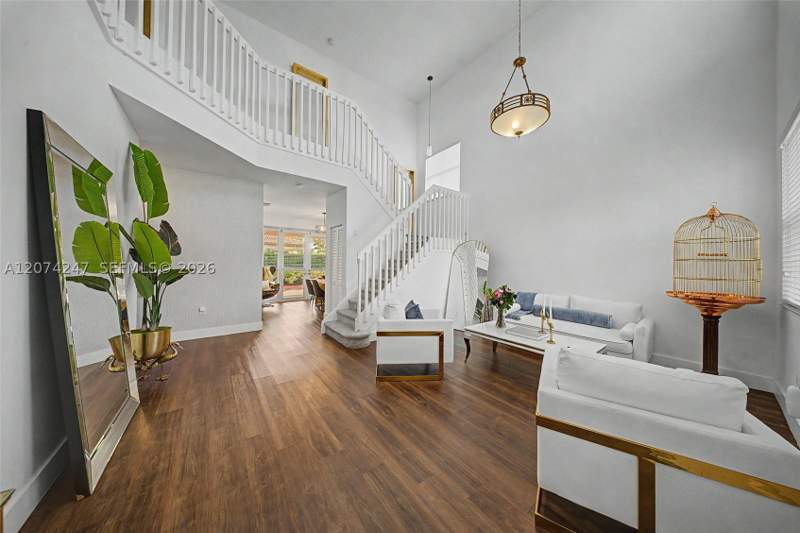 4 bedroom SingleFamilyResidence at 13868 SW 38th Ter, Bird Gardens Sub, Miami — photo 2