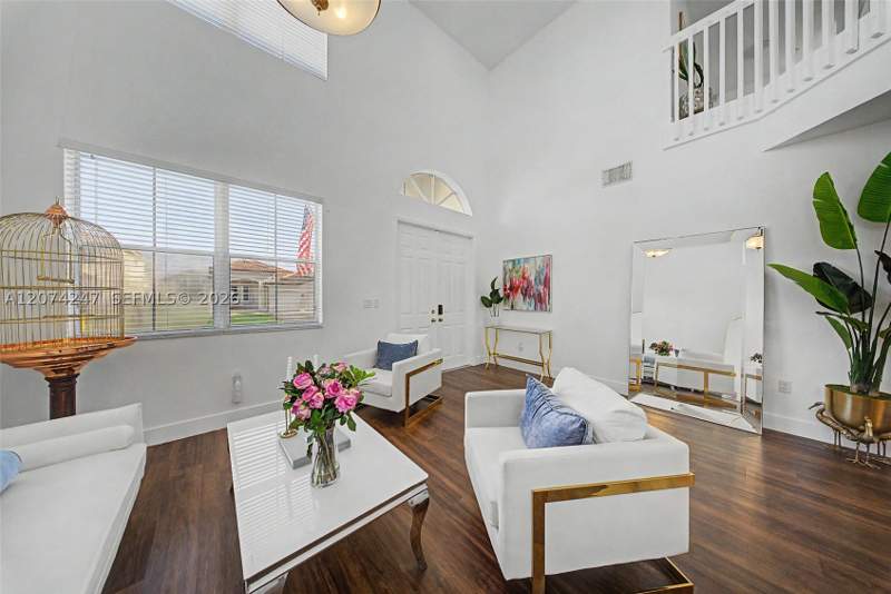 4 bedroom SingleFamilyResidence at 13868 SW 38th Ter, Bird Gardens Sub, Miami — photo 4